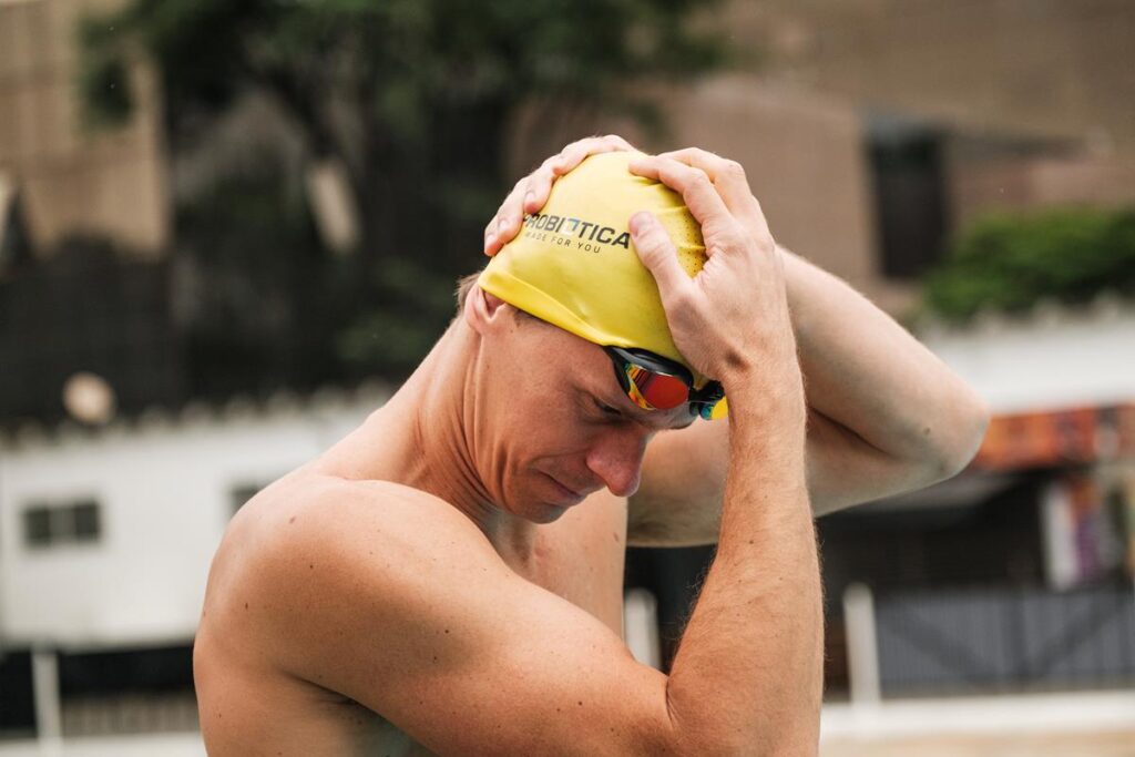 atleta cesar cielo parceiro probiótica praticando natação