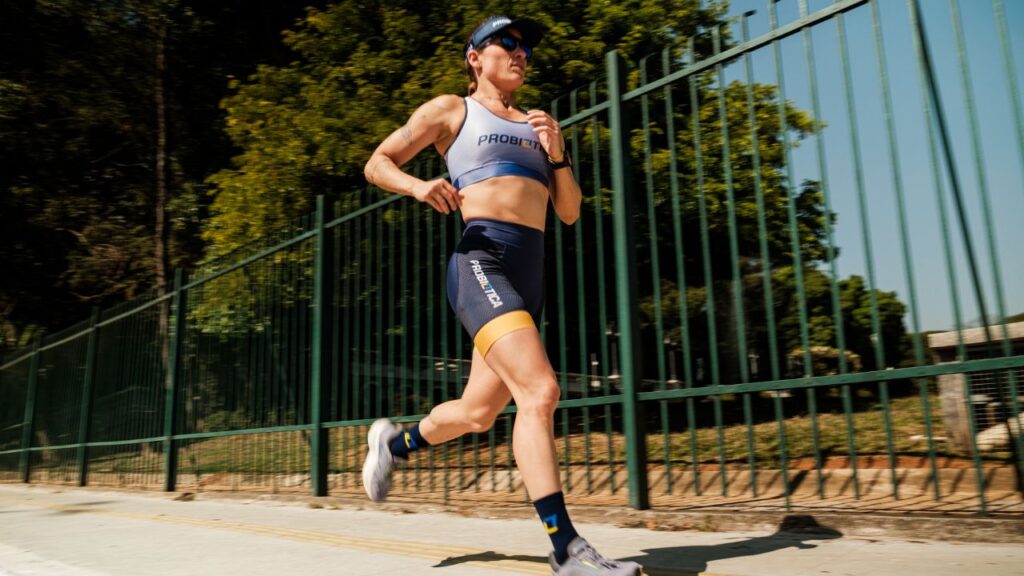Pami Oliveira atleta probiótica durante treino corrida
